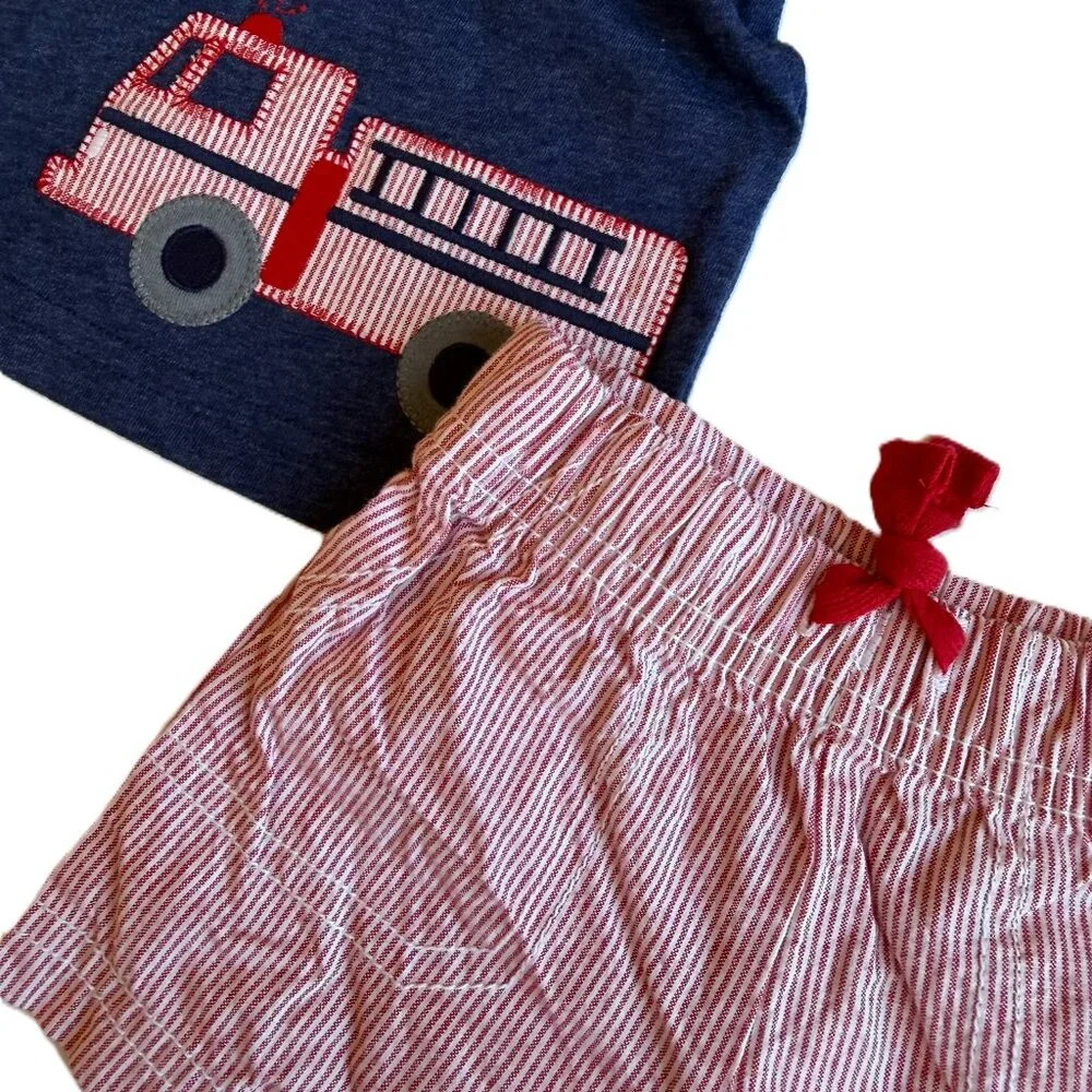 🚒 3/$15 | Boys Matching Shirts and Shorts 6M Firetruck 4 Piece Set